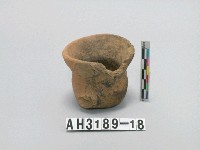 藏品(紅色細砂單把小陶罐)的圖片